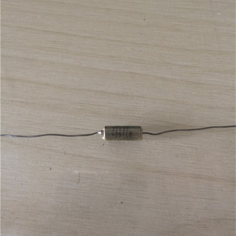 轴向钽电容 M39003 01-2769J 31433 251EB