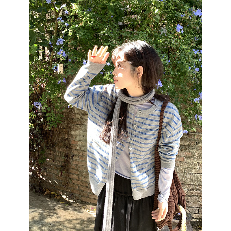 复古圆领撞色条纹百搭开衫