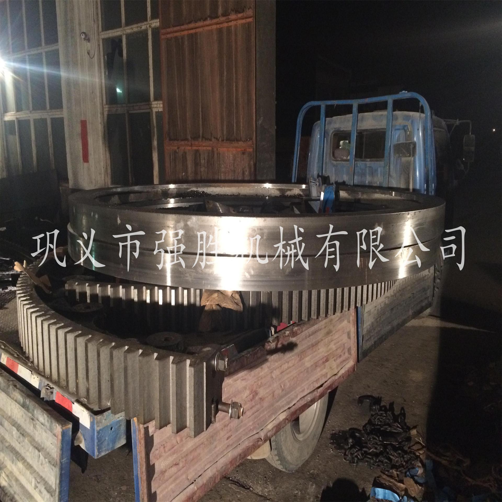 生产4.2米回转窑配套大齿轮轮带托轮挡轮轴承座配件