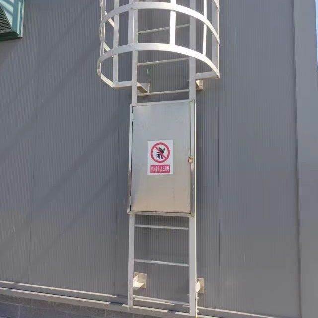 不锈钢安全门带锁定制安全提示标志梯子安全访问控制停止攀登门