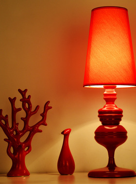 北欧约瑟芬台灯简约复古喜庆红色黑色白色床头灯客厅卧室装饰灯具