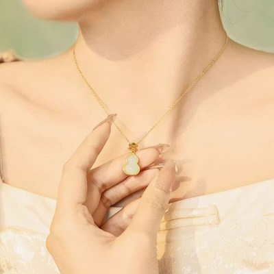 母亲节送妈妈女士生日礼物创意高端婆婆实用的高级感精致项链轻奢