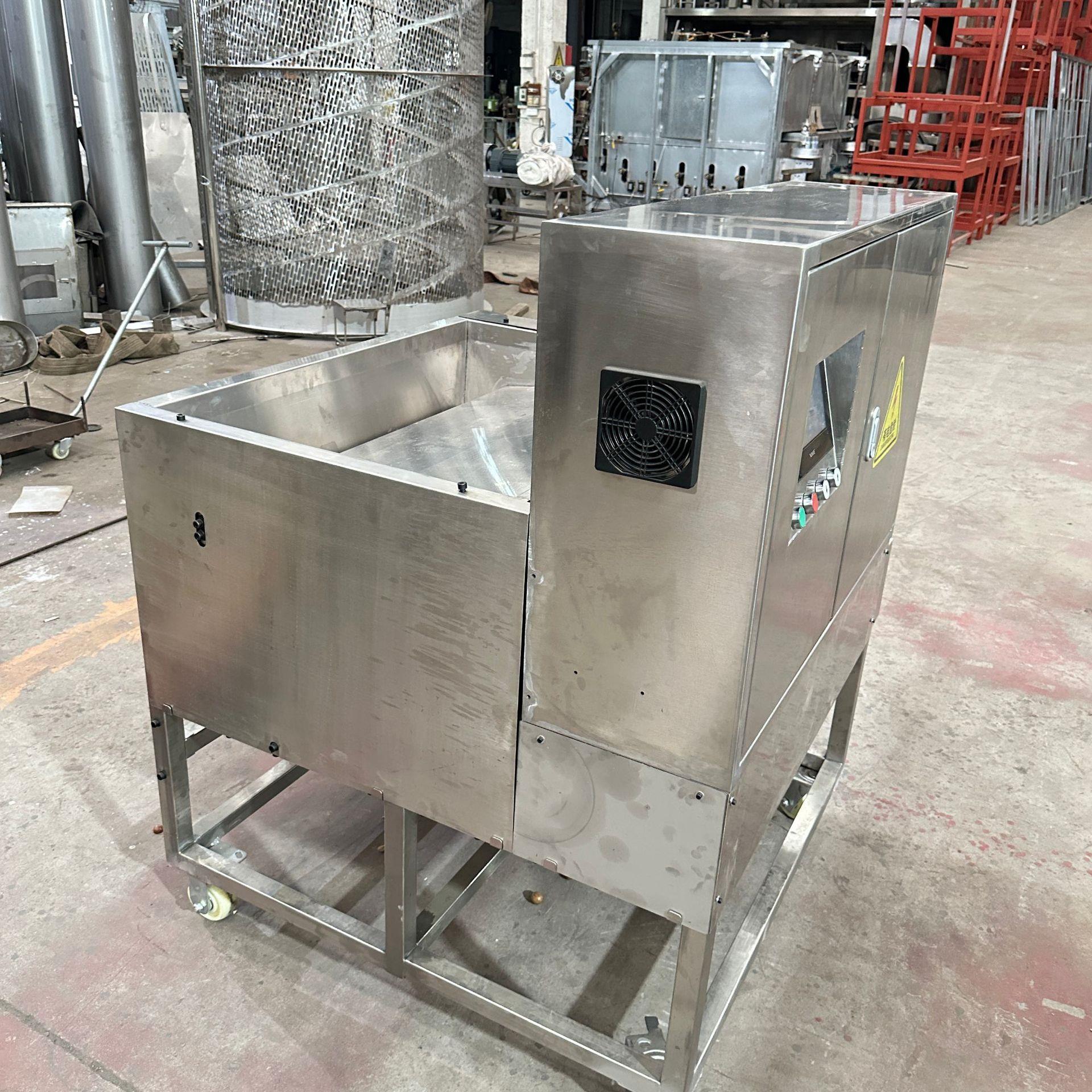 实力商家不锈钢剥壳机果坚剥果壳机碧根核去壳机夏威夷果破壳