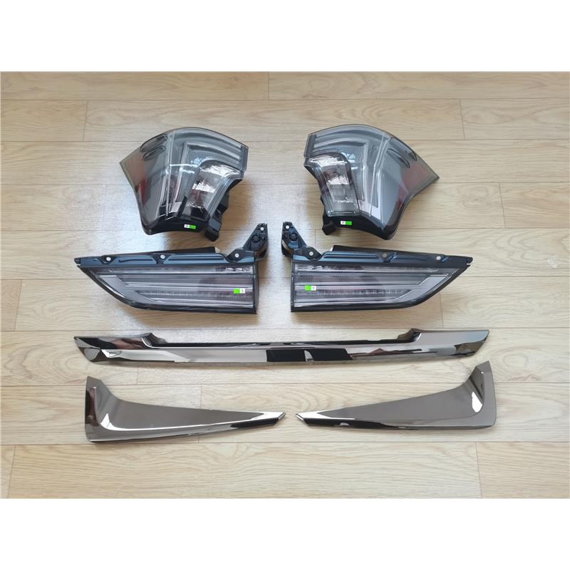 16-21款雷克萨斯LX570改装黑KURO限量版流水高配熏黑尾灯熏黑饰条