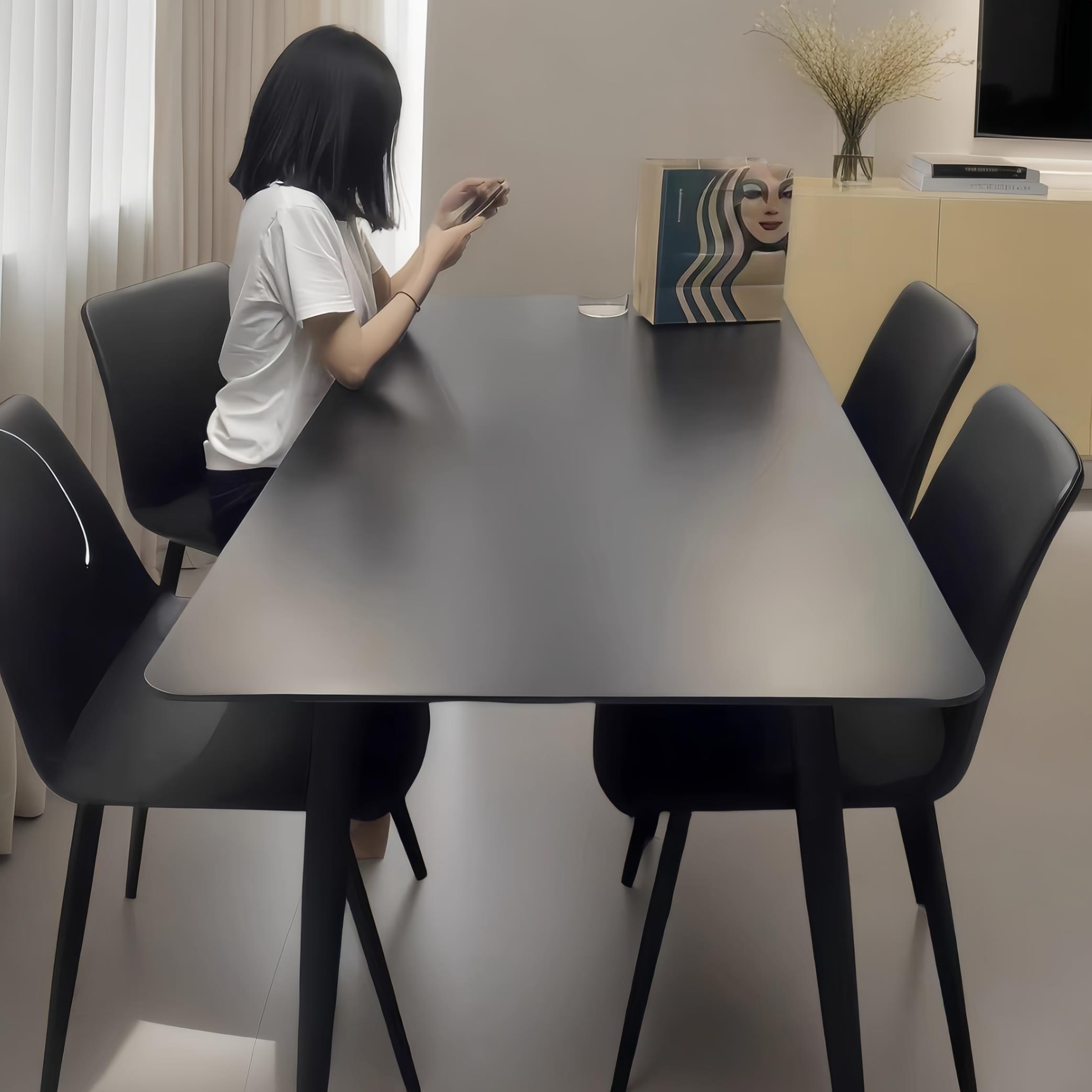 纯黑岩板餐桌家用长方形黑色桌子小户型纯白餐桌椅出租房饭桌子