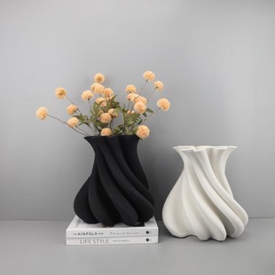 北欧轻奢不规则扭曲树脂花器摆件玄关卧室客厅茶几电视柜家居饰品