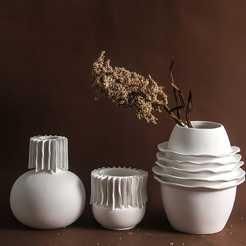 简约磨砂白陶瓷折页花瓶样板间插花器玄关餐桌软装艺术装饰品摆件,模玩/动漫/周边/娃圈三坑/桌游,文化/体育周边,淘宝优惠券,粉丝福利购,淘宝优惠卷