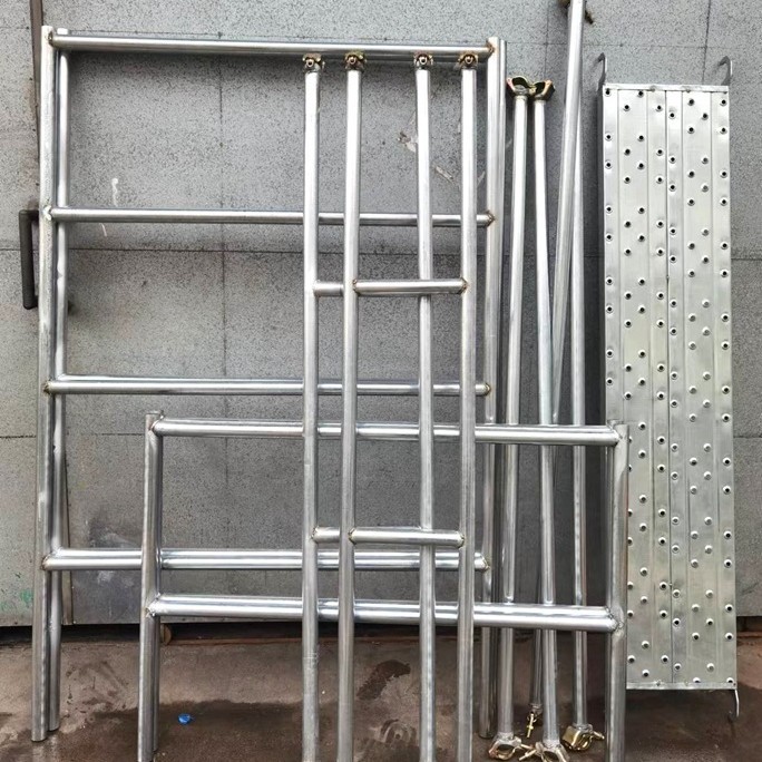 厂家直销新型扣件式移动镀锌脚手架加厚加固带护栏广告装修脚手架