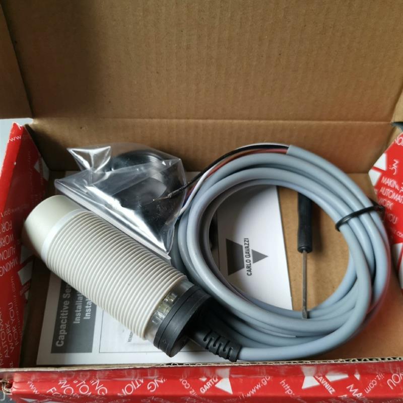 接近开关EC3025NPAPL 全新原装