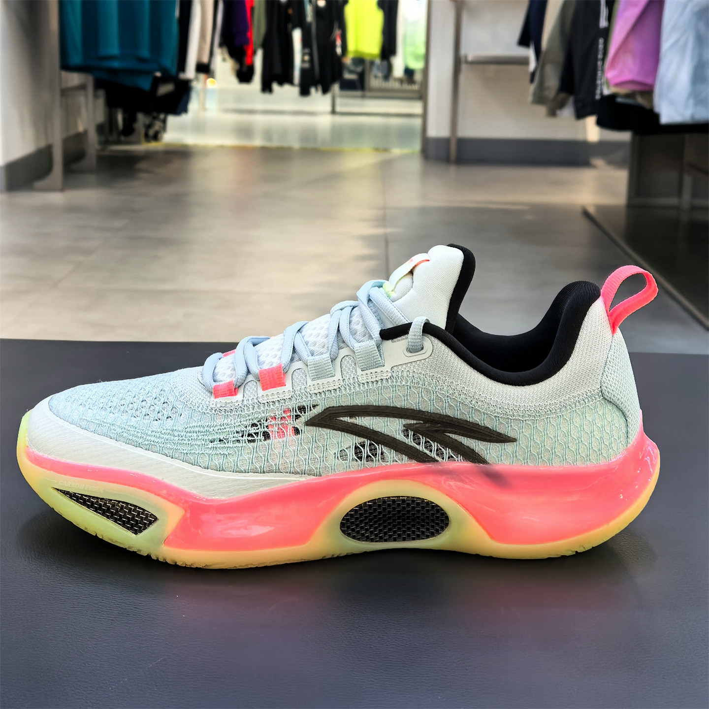 安踏锋芒2篮球鞋2025夏季新款氮科技耐磨防滑网面男鞋112531604Q