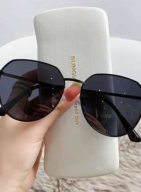 墨镜女小脸韩版潮防紫外线强光时尚偏H光太阳眼镜2022新款开车