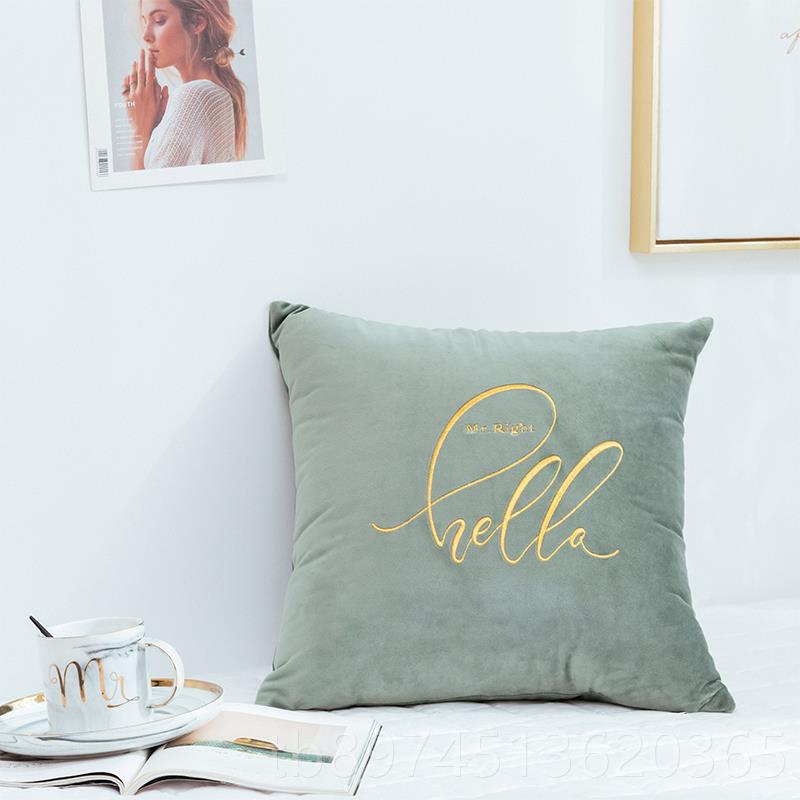 正品加大刺绣款抱枕被绒子两用汽车瑚折叠空珊调毯办公室靠午垫睡