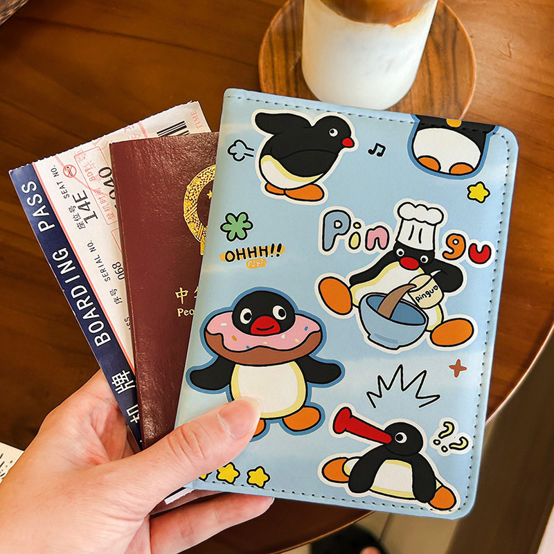 pingu企鹅可爱护照夹证件包保护