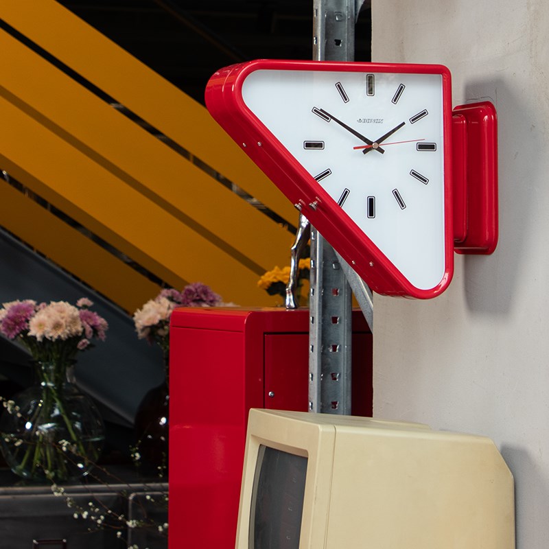 稻谷藏库BONOX 金属双面三角挂钟 墙面静音钟表 简约墙面装饰