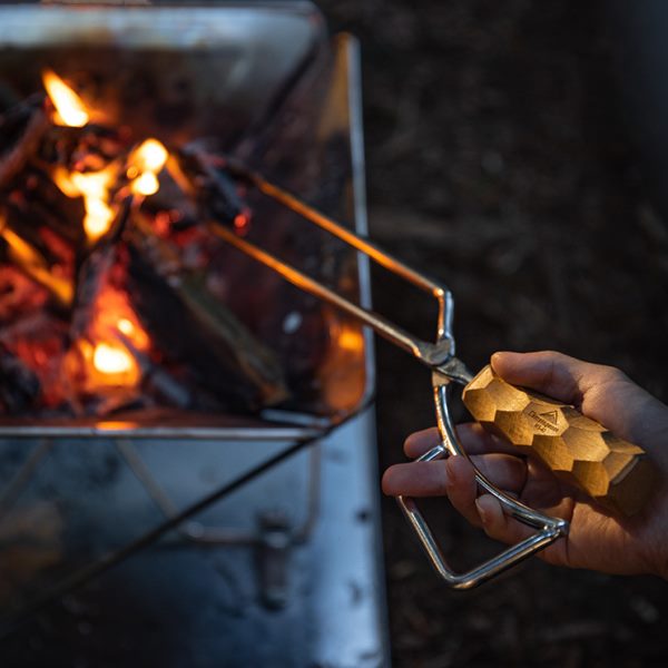 柯曼户外不锈钢焚火钳榉木手柄柴禾木炭烧烤钳子实心钢棒制成火棍