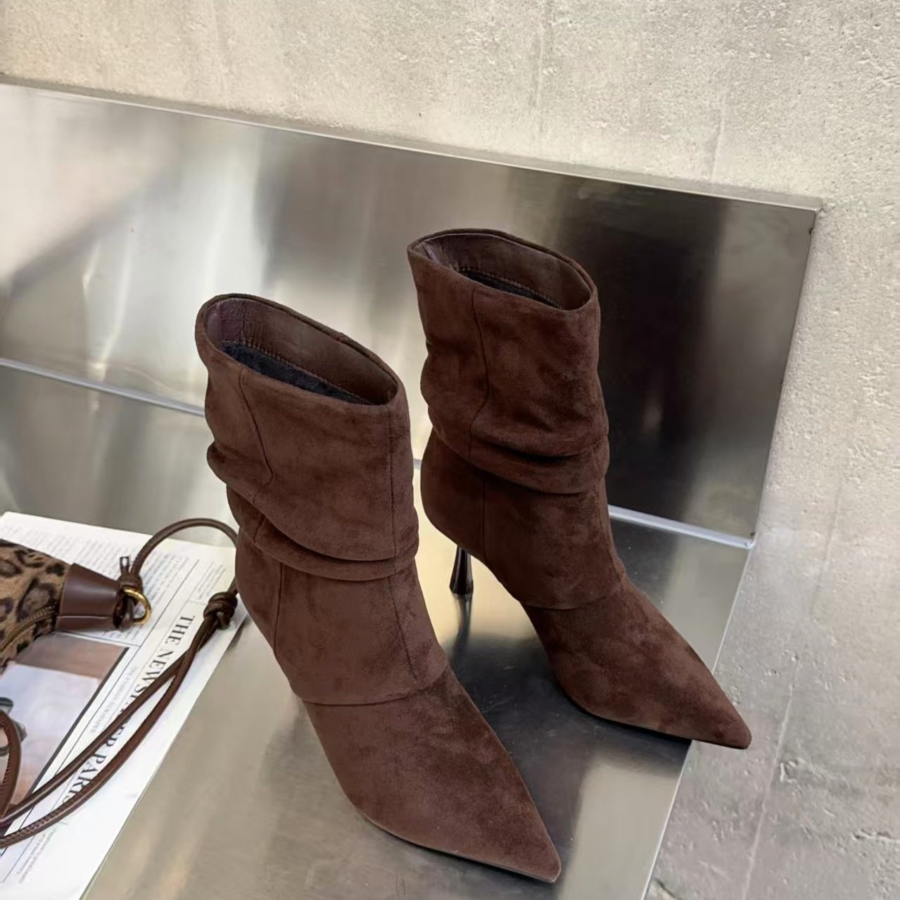 法式尖头绒面细跟堆堆靴女褶皱百搭显瘦时装短靴时尚瘦瘦靴细跟