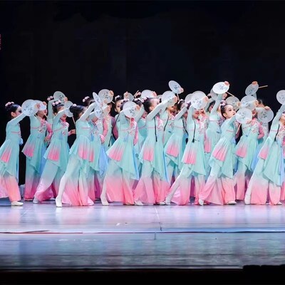 淡妆浓抹总相宜服装儿童古典舞春C风有信演出团扇莲鼓越歌行舞蹈