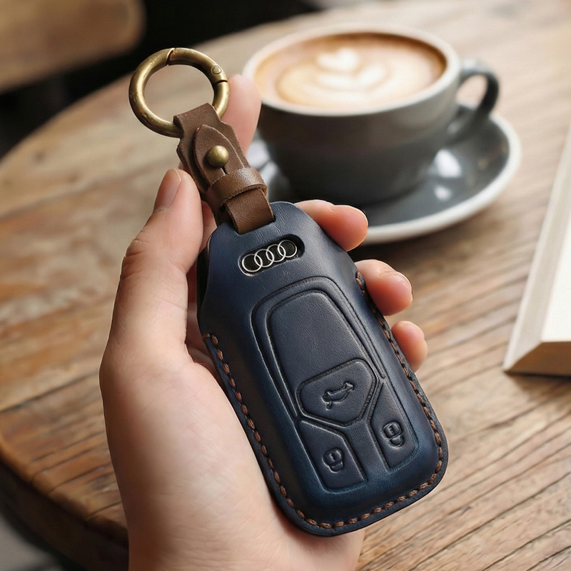 适用奥迪A4l钥匙套Q5l男士真皮高级感q3专用a6l汽车a3壳a7l扣q7包