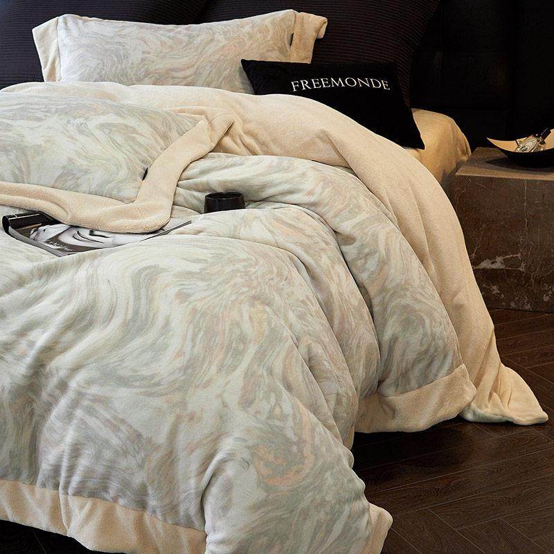 冬季加厚牛奶绒四件套高端数码印花保暖拼角被套床品奶白紫色床笠