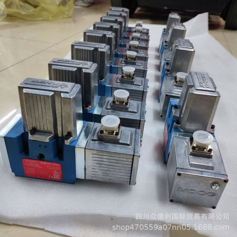 D634-319CR40KO2M0NSP2   MOOG伺候阀