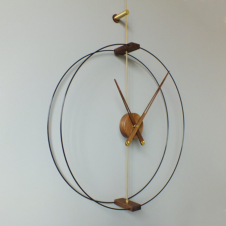 北欧现代简约创意西班牙nomon挂钟酒店客厅黑胡桃木大指针铜壁饰