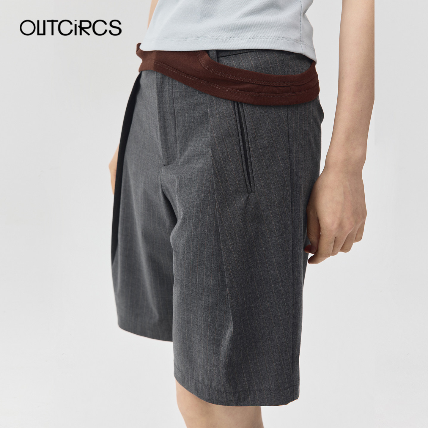 OUTCiRCS26SS秩序条纹工字褶短裤夏季女款直通短裤