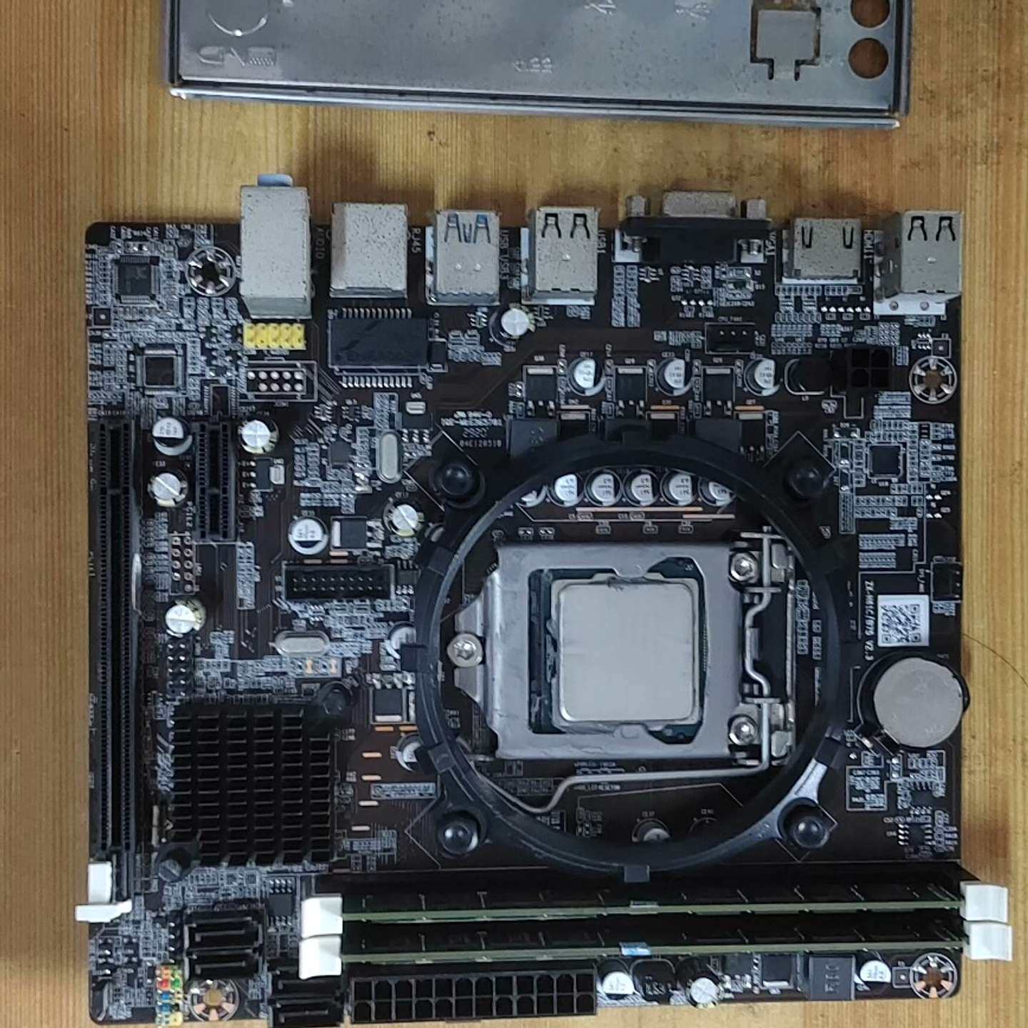 可维修电脑主板ZX-H61C/其它元器件