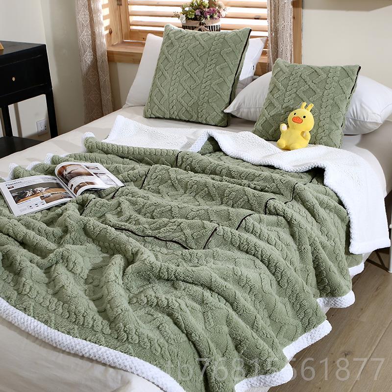 正品男士宿抱枕被子两用纯车色载靠枕客厅沙靠垫办发公室舍午休毯