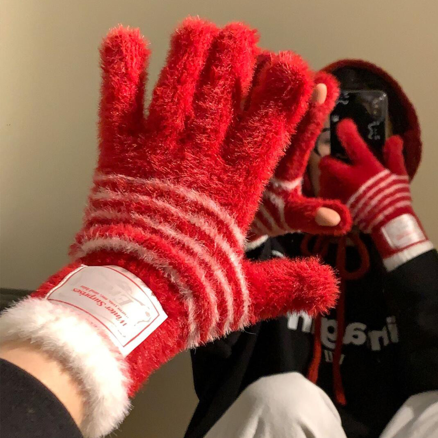 毛绒针织手套红色条纹女冬季新款加厚可触屏骑行保暖防寒五指学生