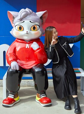 玻璃钢雕塑卡通猫网红打卡商场店门口户外休闲商业街装饰摆件定制