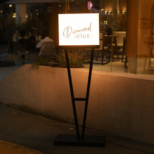 落地展示牌亚克力通体发光灯箱定制充电牌户外广告牌可移动招牌