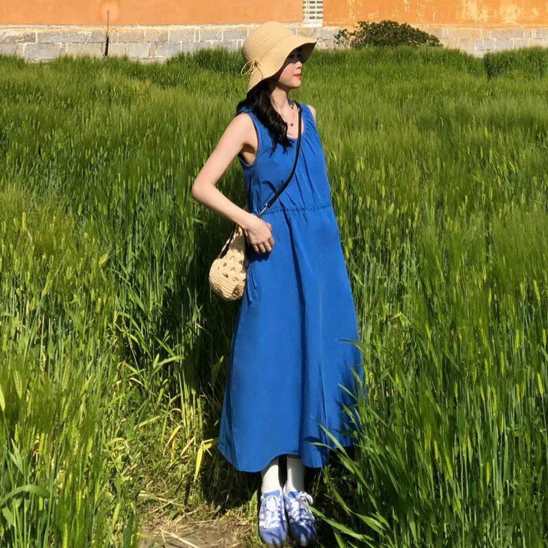 高级感蓝色抽绳无袖背心连衣裙女夏季收腰显瘦温柔风气质吊带长裙