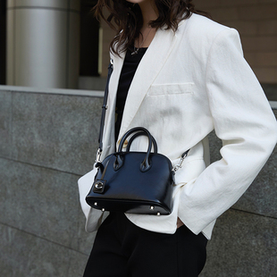 欧尚典新款时尚休闲质感气质锁扣轻奢通勤百搭贝壳包