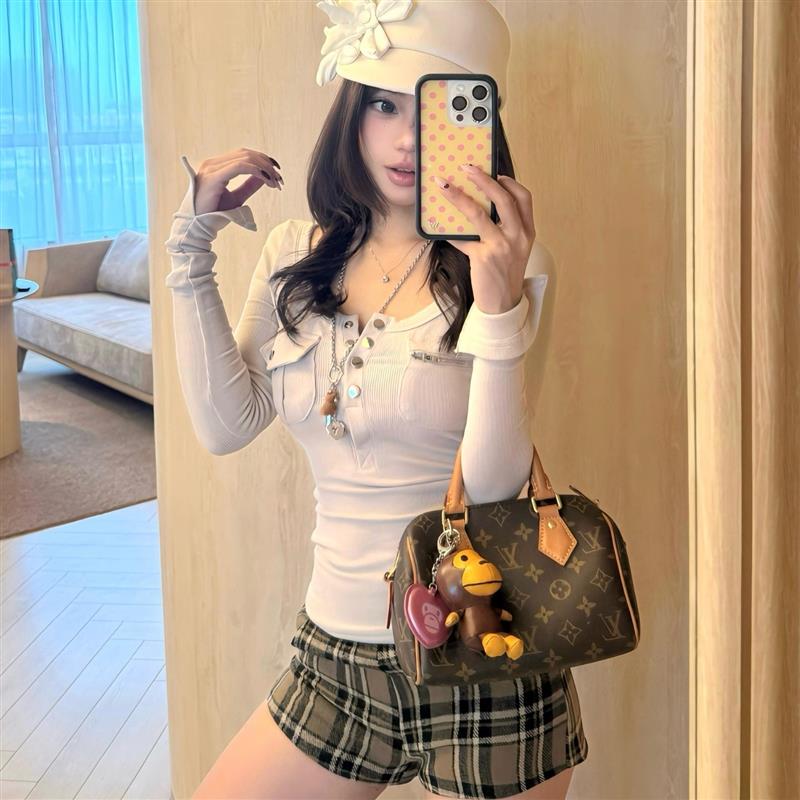 正品高货纯欲辣妹U领口袋正肩长袖t恤女秋冬高级感内搭打底衫独特