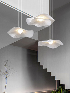 北欧风格 店卧室灯 餐厅吊灯简约现代创意艺术荷叶草帽灯设计师服装