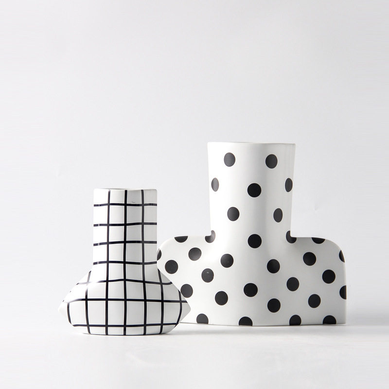 北欧竖纹波点陶瓷花瓶家居样板间软装简约扁瓶花器玄关装饰品摆件,模玩/动漫/周边/娃圈三坑/桌游,文化/体育周边,淘宝优惠券,粉丝福利购,淘宝优惠卷