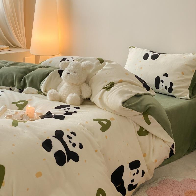 在耳边卡通熊猫毛绒四件套秋冬加厚保暖双面牛奶绒床上用品三件套
