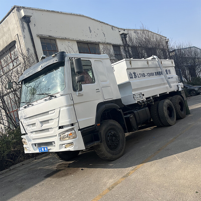 工程撒灰车 全新自走式撒料机 多功能白灰粉料撒布机