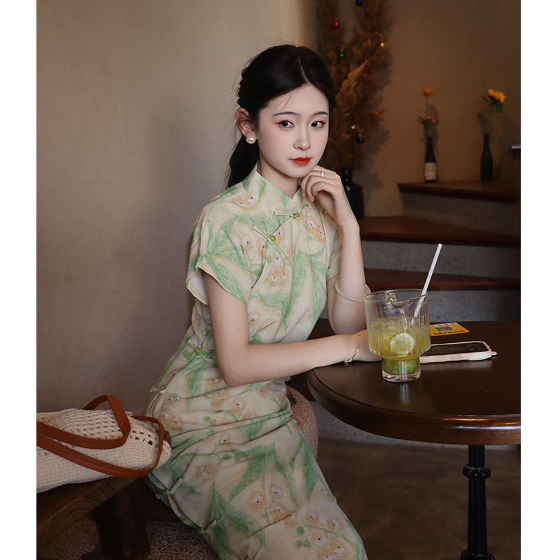 新中式绿色年轻款少女复古日常