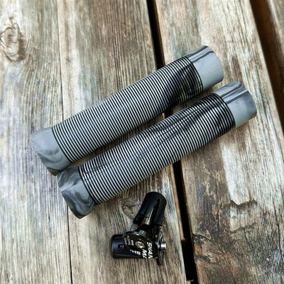 超轻防滑山地车把套橡q胶条纹减震土坡车越野车自行车握把骑行配