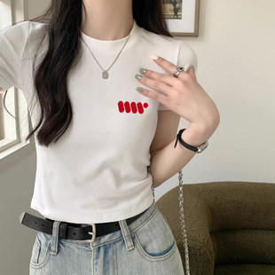 美式短袖白色内搭t恤女夏季显瘦修身辣妹短款纯棉上衣设计感小众