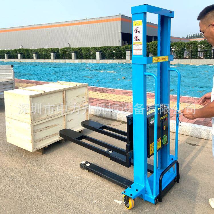 随车便携式堆高车1吨自体登高车提升堆垛车搬运攀爬一体多用叉车