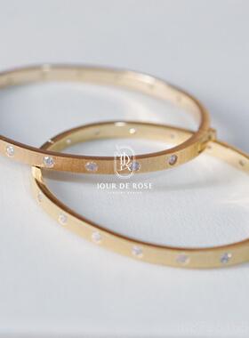 高档《合唱诗》气 92银5镀金设计质手镯简约搭气质复古拉丝有礼士