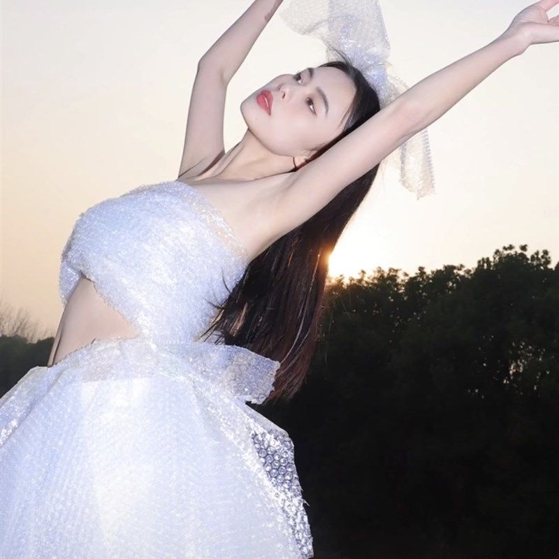 成人女环保服装手工衣服亲子礼服幼儿手工制作演出服亲子时装走秀