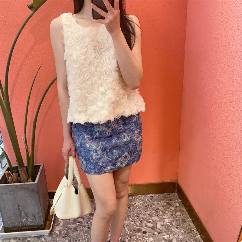 法式高级感气质立体玫瑰花背心吊带女夏季短款宽松无袖露肩上衣