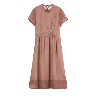 2024年布符夏季新款旗袍领时尚中式手工花扣腰间抽褶绣花连衣裙女