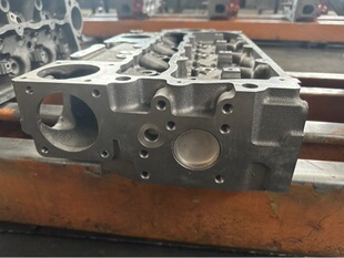 C4.4直喷缸盖 3054C 1104C