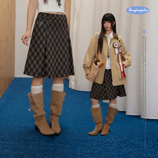 UNIFREEPLUS大码磨毛格纹半身裙女复古学院风A字版中长款百褶裙子