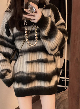 宽松慵懒风条纹休闲软糯上衣复古撞色中长款打底针织衫毛衣女秋冬