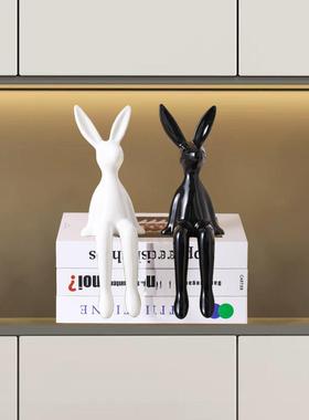 坐姿长耳吊脚兔子摆件客厅电视柜酒柜前台桌面玄关装饰品乔迁新居